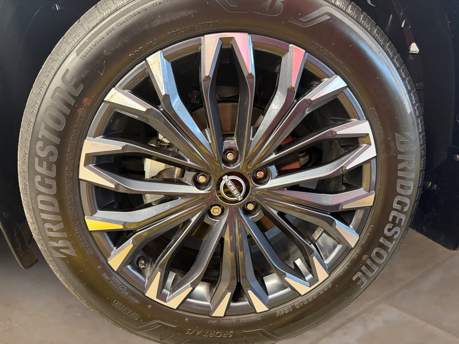 Used 2025 Everest White Pearl/Super Black Nissan Platinum image 31