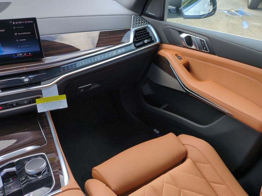 New 2026 Alpine White BMW xDrive40i image 17