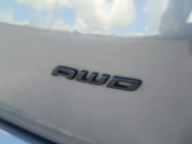 Used 2024 Gray Ford SE image 9