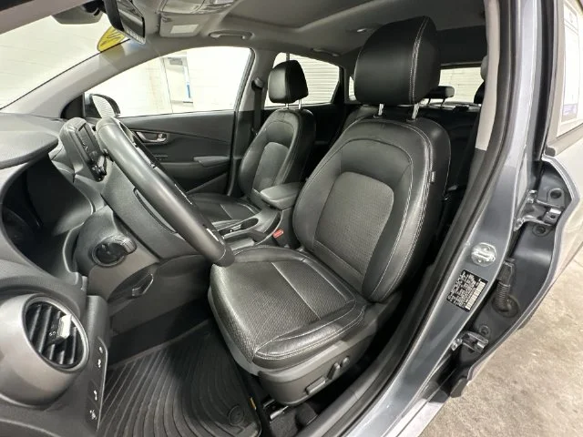 Used 2021 Silver Hyundai Limited image 13