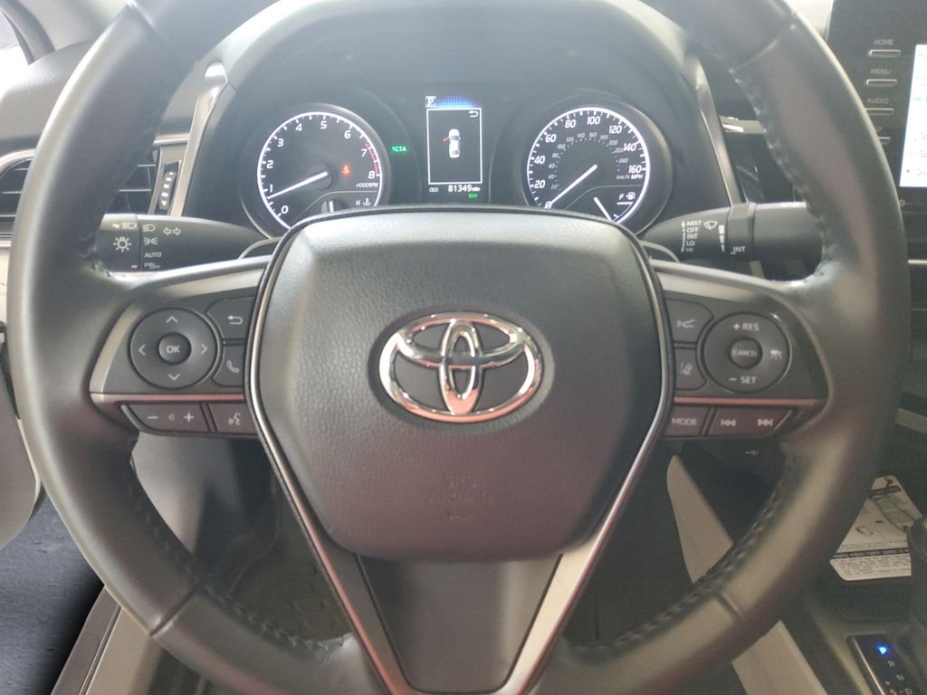 Used 2021 White Toyota SE image 9