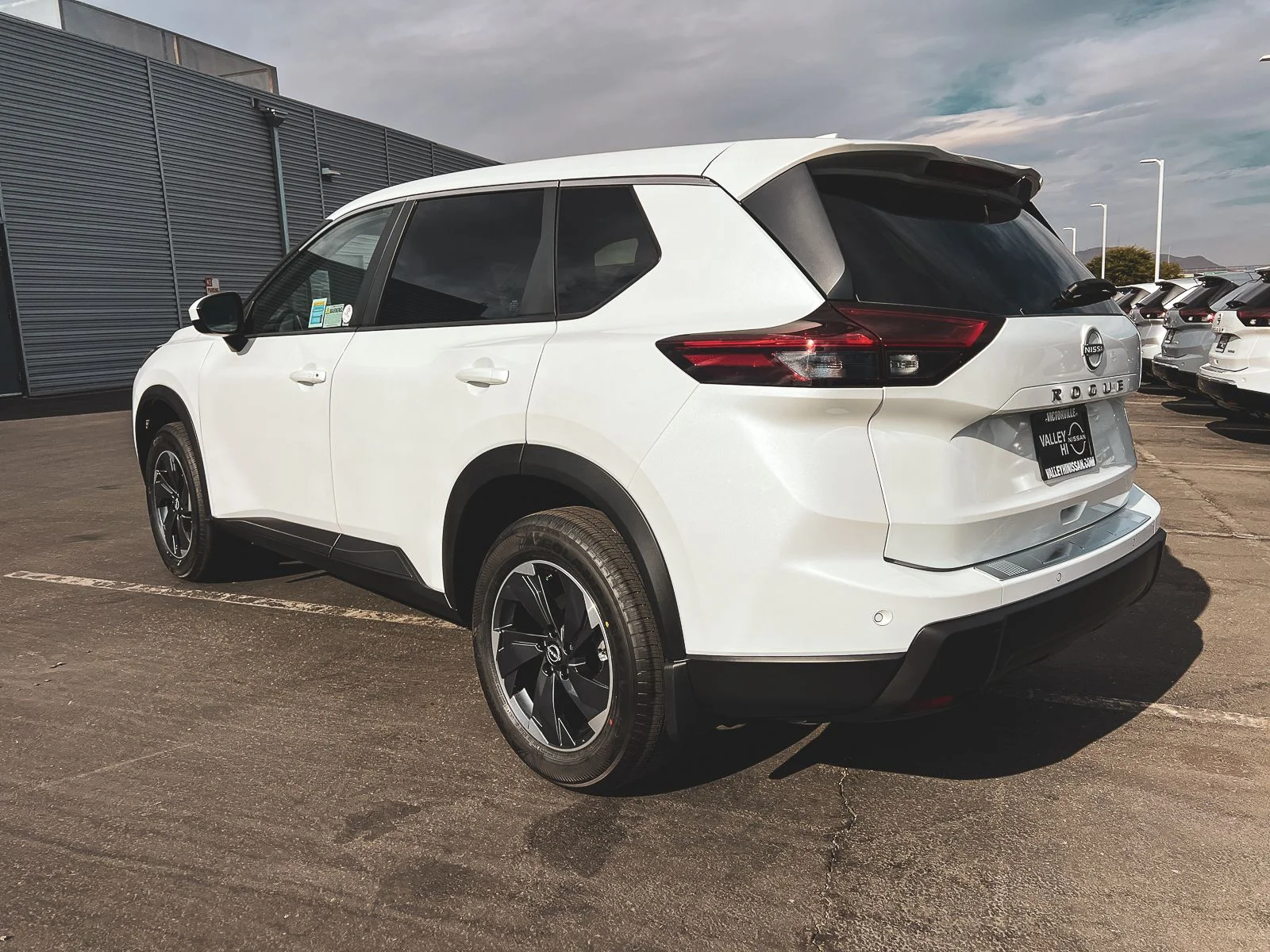 2026 Nissan Rogue Dark Armor - Photo 7