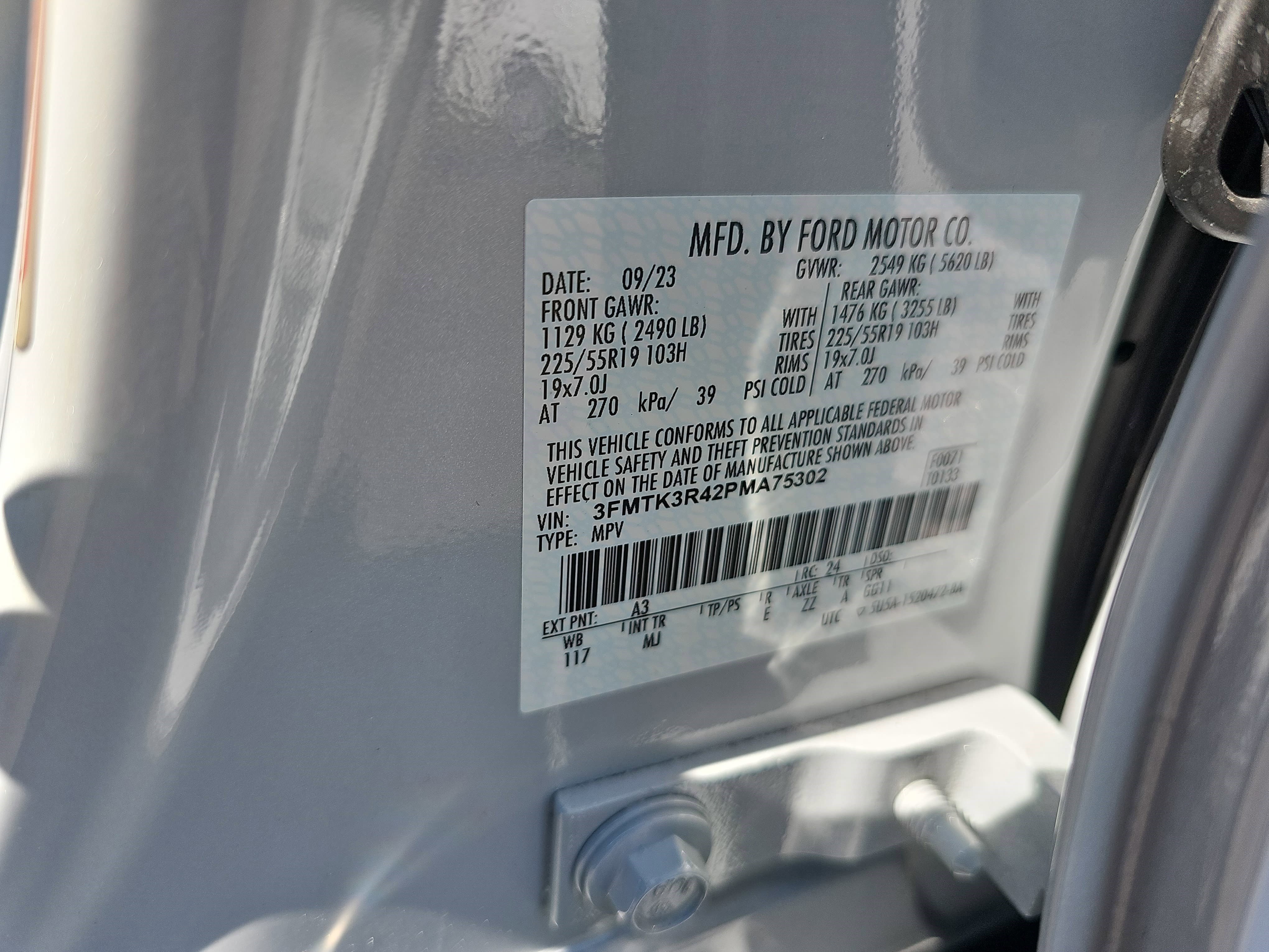 Used 2023 White Metallic Ford Premium image 29