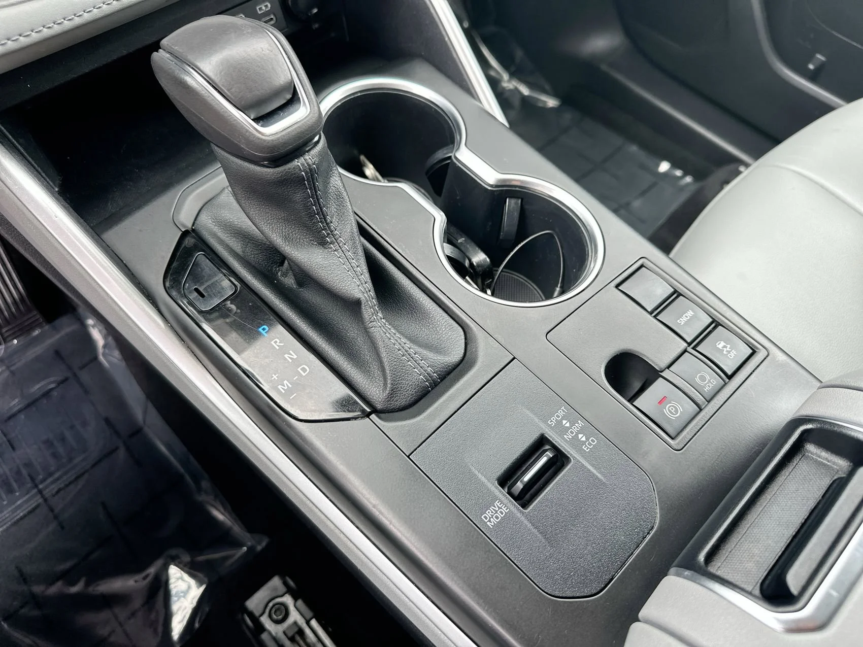 Used 2023 Celestial Silver Metallic Toyota XLE image 19