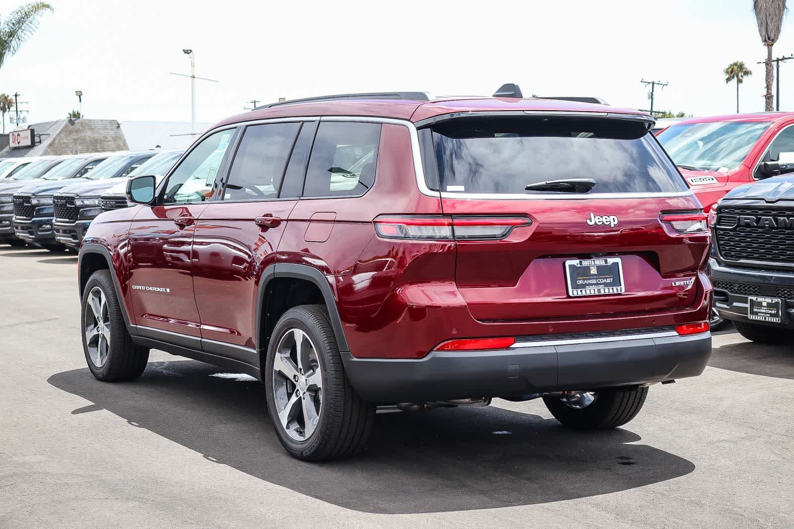 New 2026 Velvet Red Pearl-Coat Exterior Paint Jeep Limited image 6