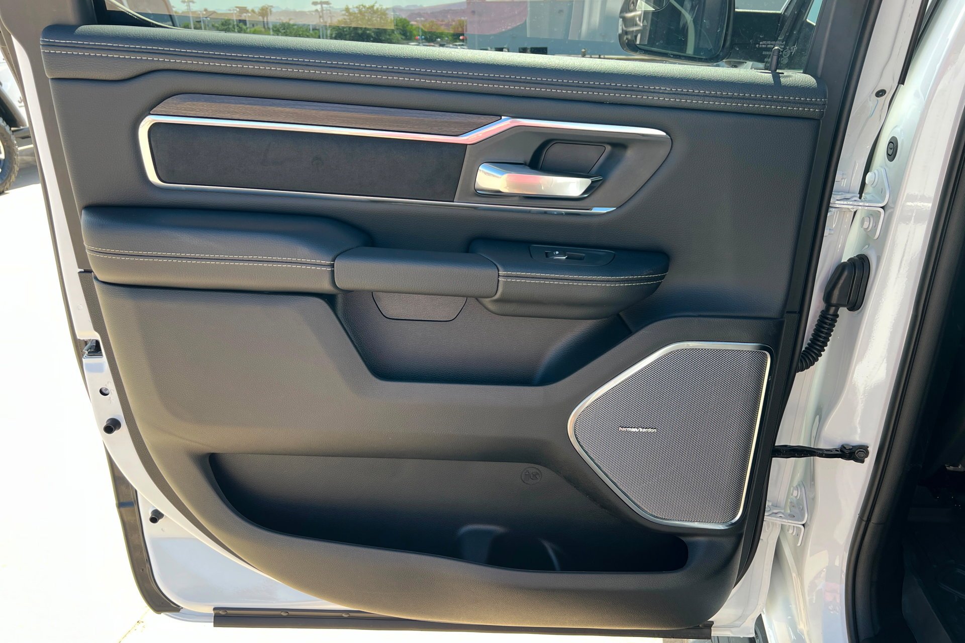 New 2026 Bright White Clear-Coat Exterior Paint RAM Laramie image 19