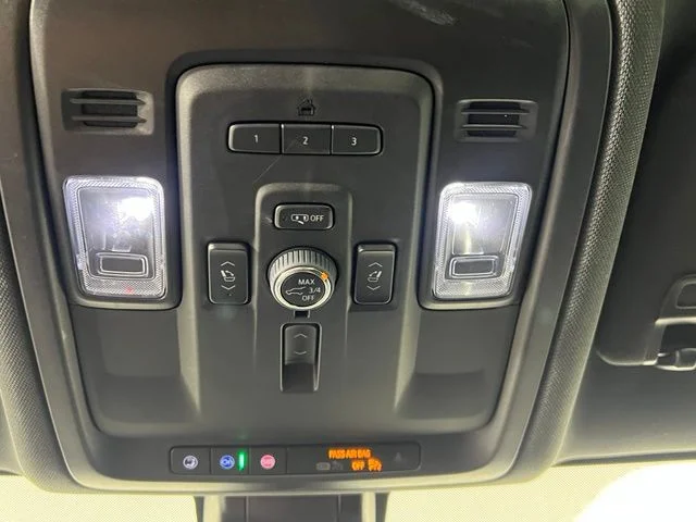 Used 2022 White Chevrolet Premier image 29