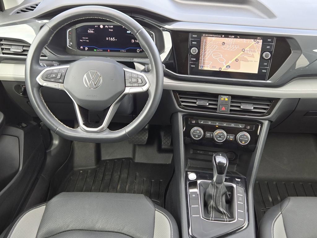 Used 2022 White Volkswagen SEL image 23