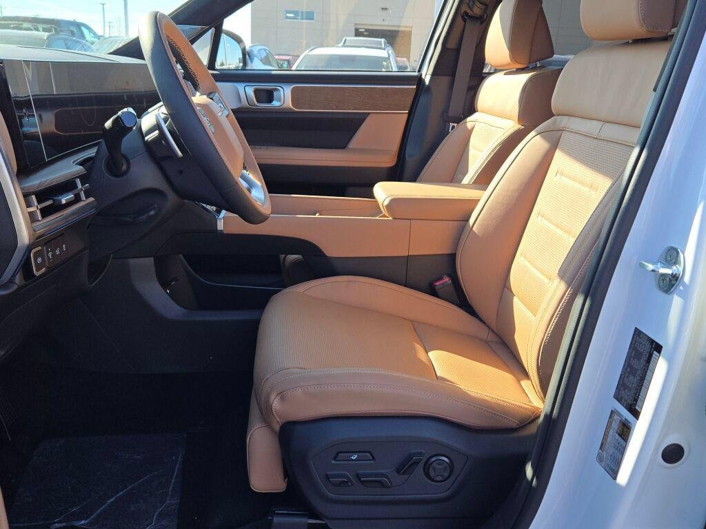 New 2026 White Hyundai Calligraphy AWD image 25