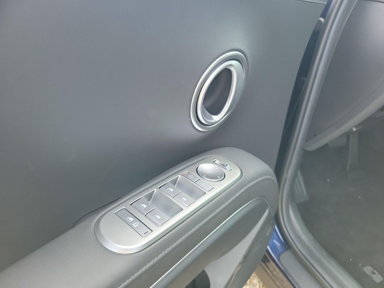 New 2026 Classy Blue Pearl Hyundai SEL 8P image 18