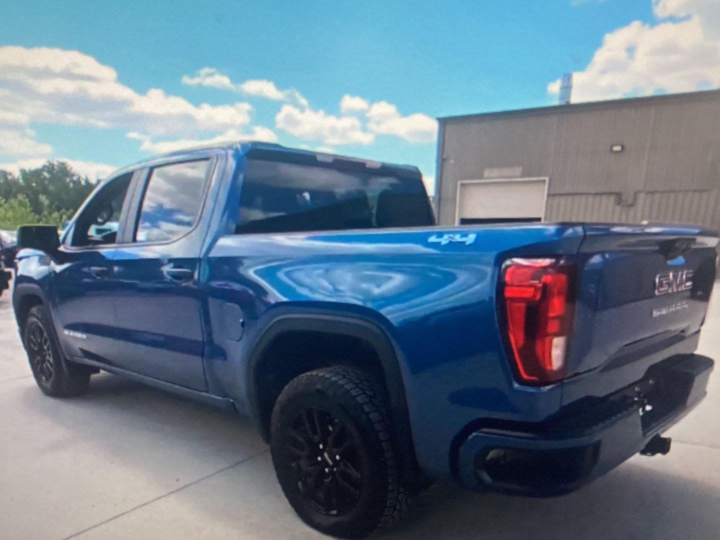 Used 2024 Downpour Metallic GMC Pro image 5