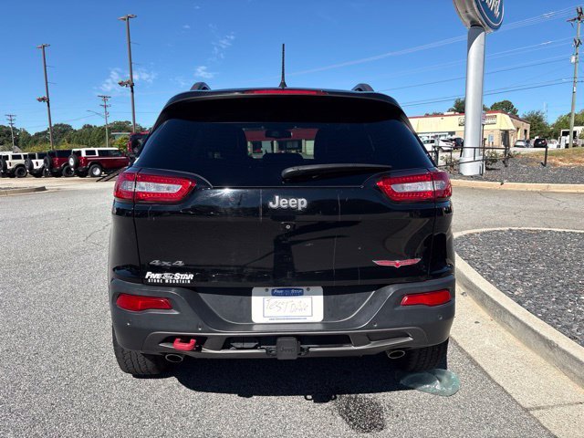Used 2018 Diamond Black Jeep Trailhawk image 7