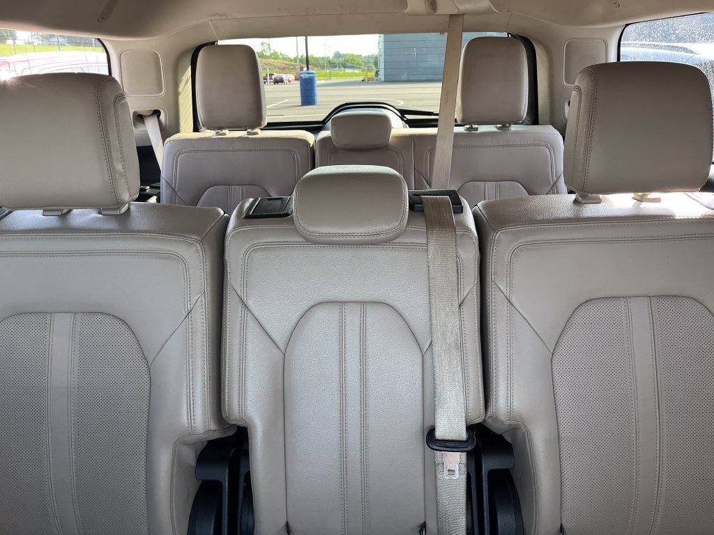 Used 2022 White Ford Limited image 23
