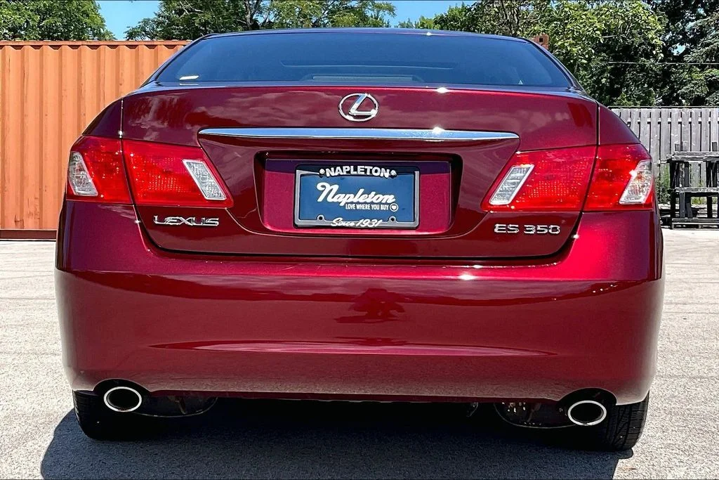 Used 2007 Red Lexus 350 image 3