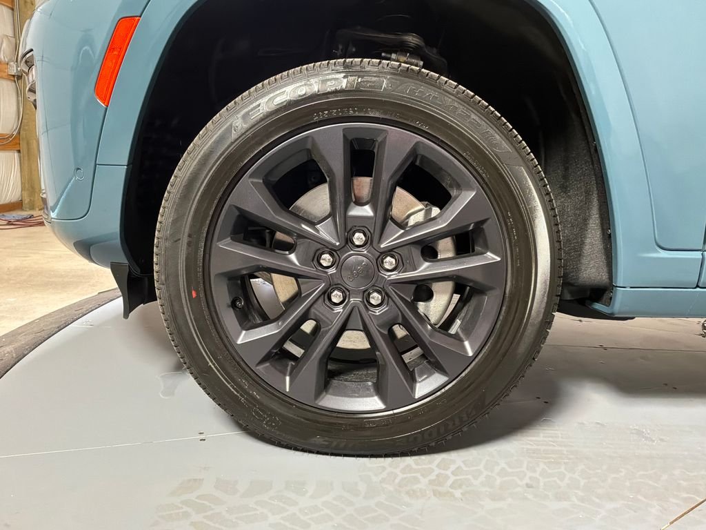 New 2026 Steel Blue Exterior Paint Jeep Limited Reserve image 9