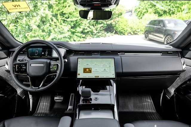 New 2026  Land Rover Dynamic SE image 16