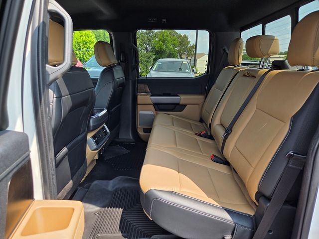 Used 2022 White Ford Lariat image 12