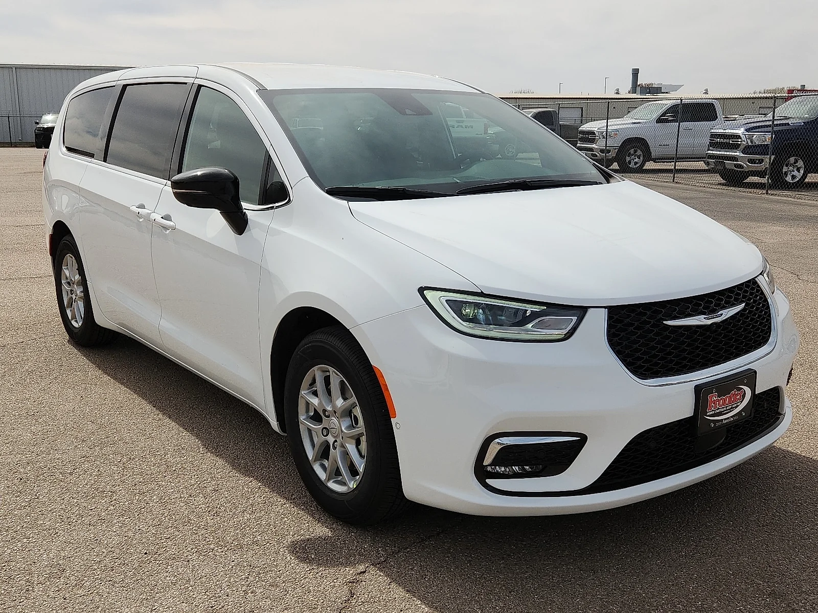 New 2026 Bright White Clear-Coat  Paint Chrysler SELECT image 6