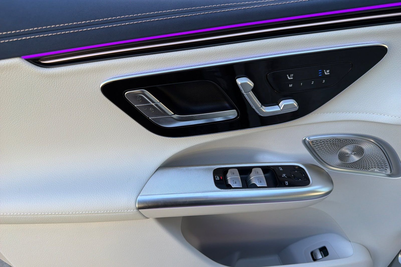 New 2027 MANUFAKTUR Alpine Grey Mercedes-Benz 320 SUV image 22