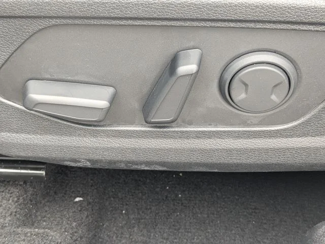 New 2026 Glacial White Pearl Kia EX image 21
