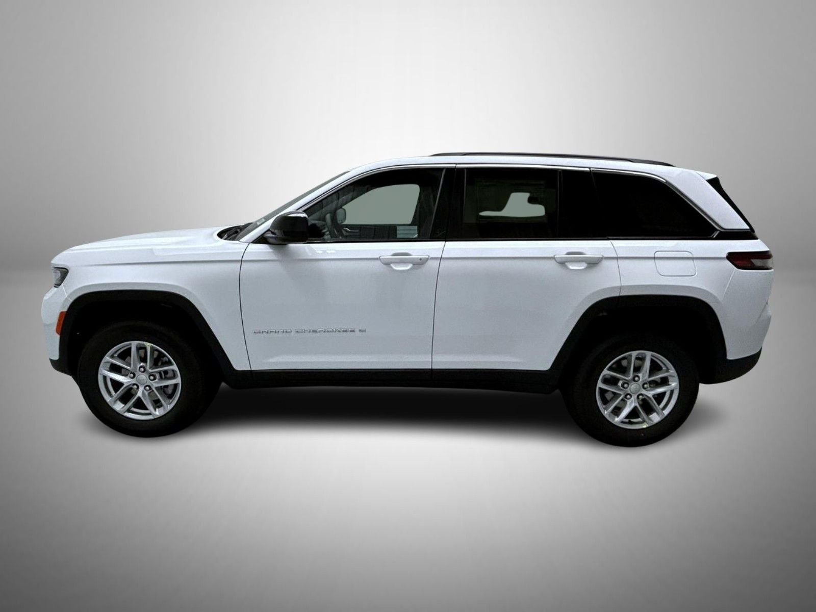 New 2026 Bright White Clear-Coat Exterior Paint Jeep Laredo X image 8