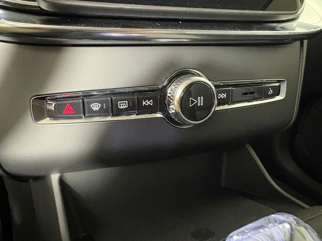 New 2026 Vapour Grey Volvo Ultra image 29