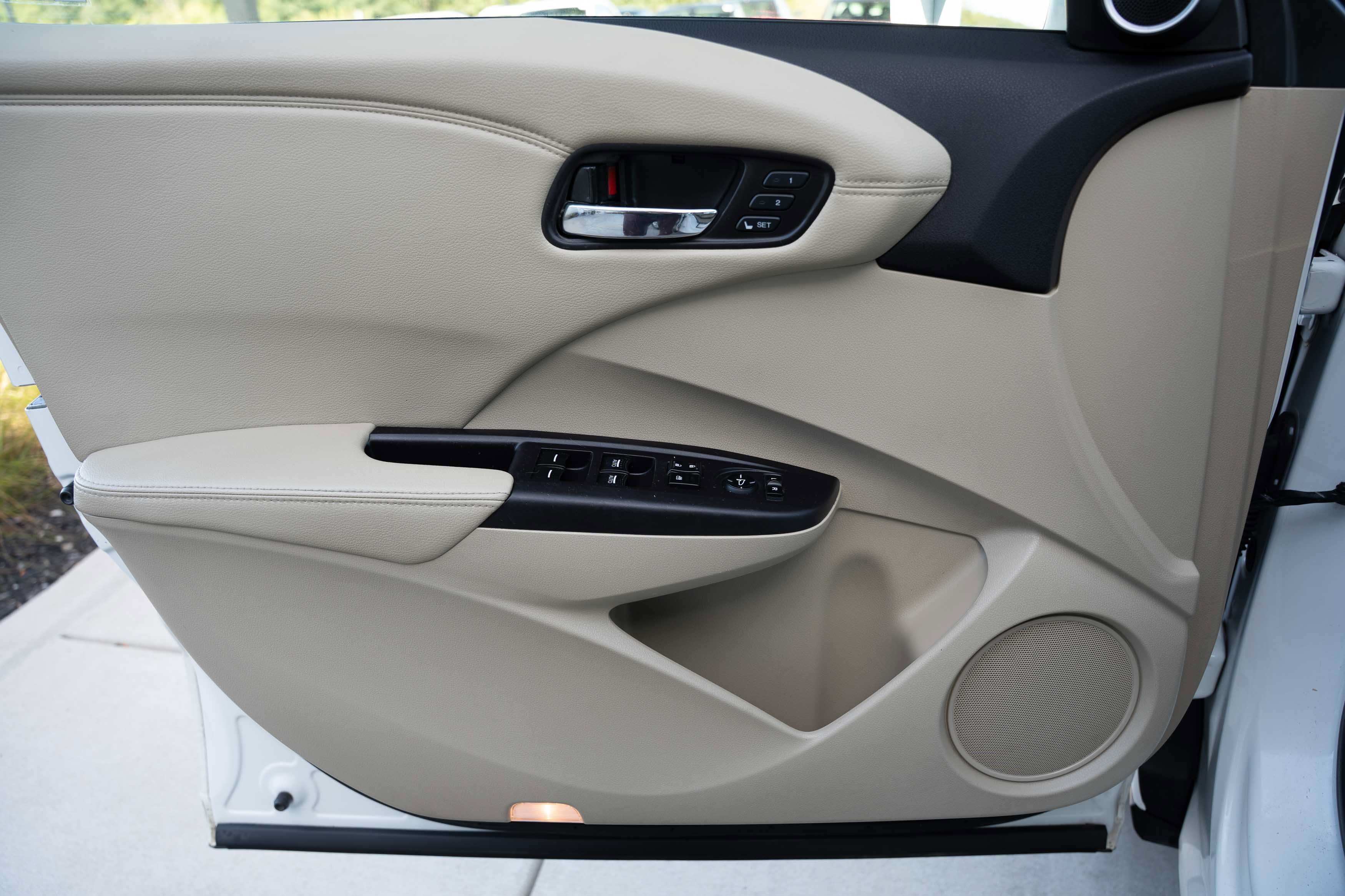 Used 2018 White Diamond Pearl Acura w/Technology Pkg image 15