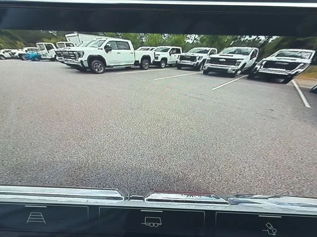 Used 2025 Summit White GMC SLE image 29