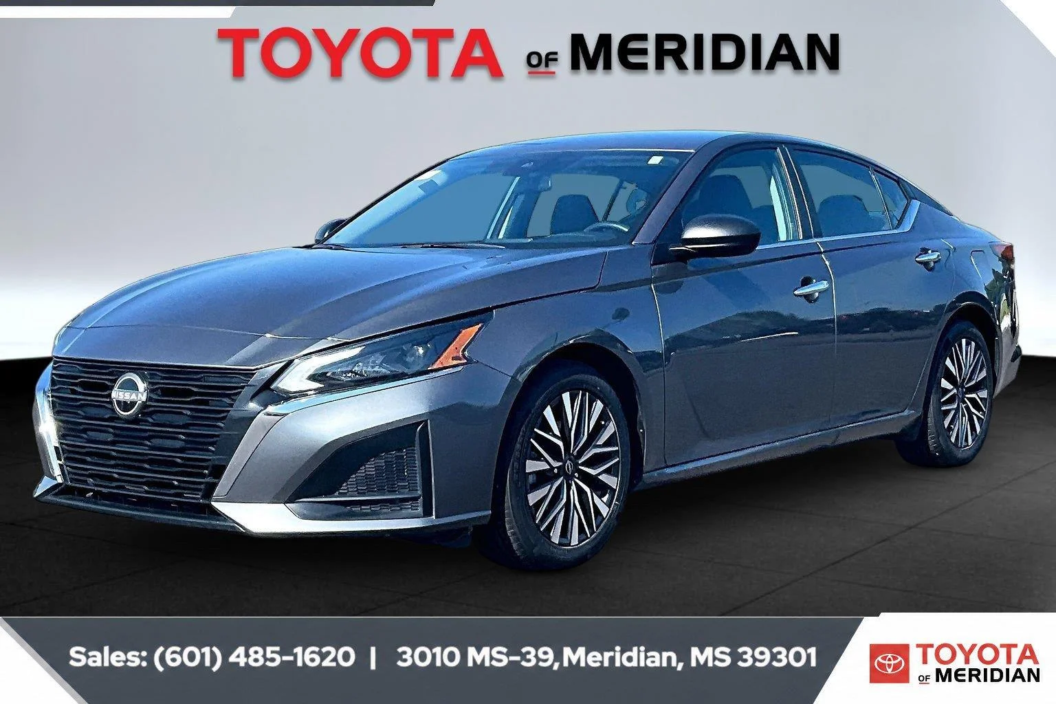 Used 2025 Gun Metallic Nissan SV image 10