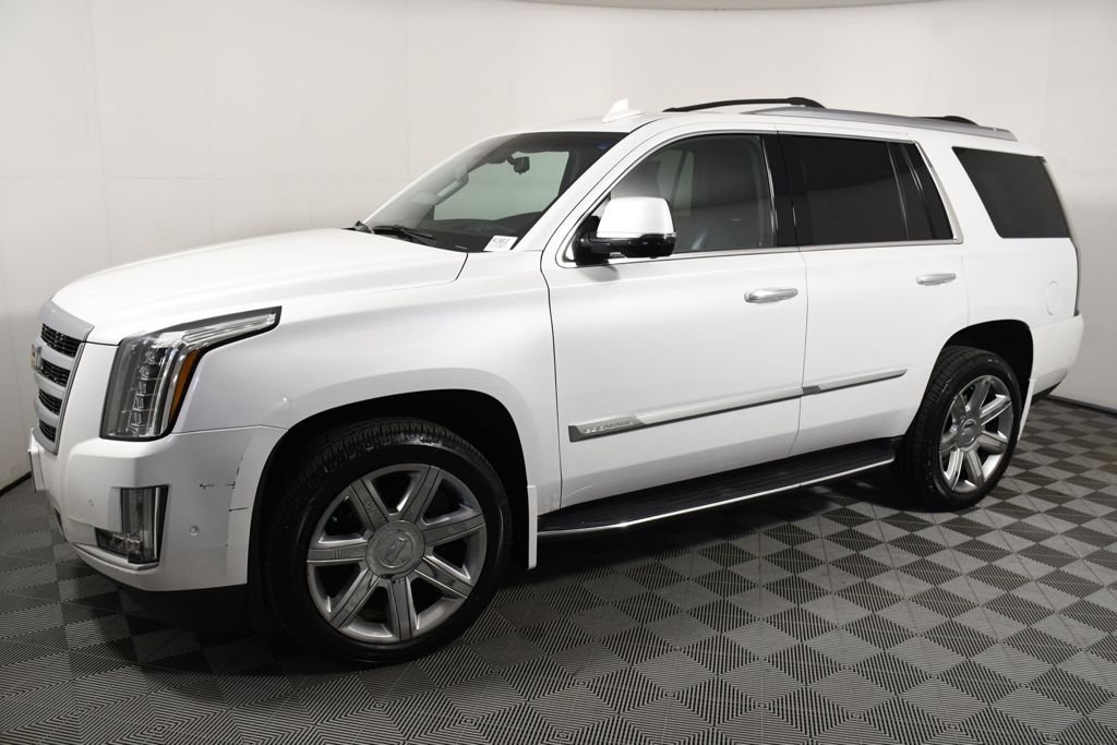 Used 2017 Cadillac Escalade Luxury with VIN 1GYS4BKJ2HR186818 for sale in Richfield, Minnesota