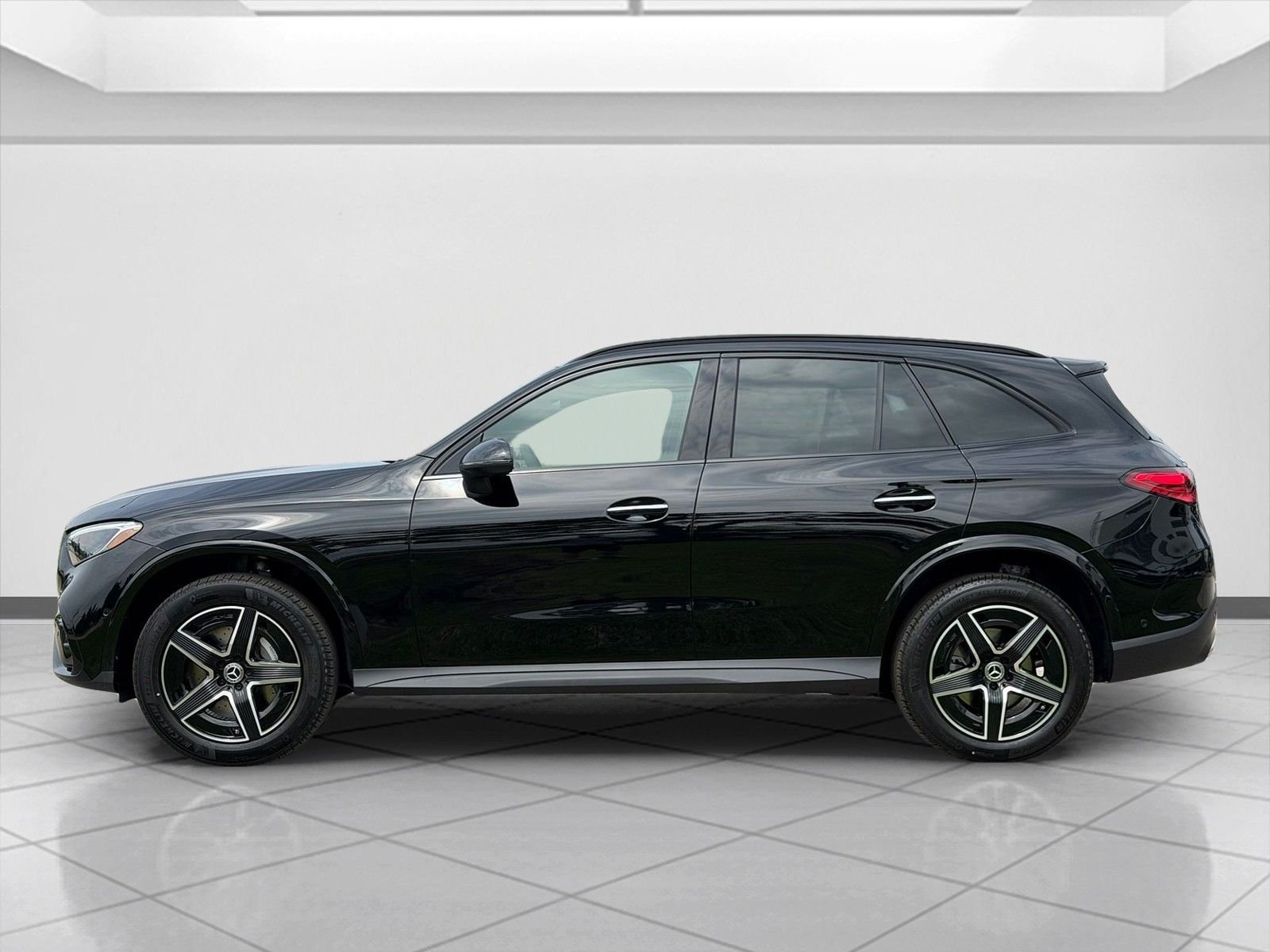 New 2026 Black Mercedes-Benz GLC 300 image 5