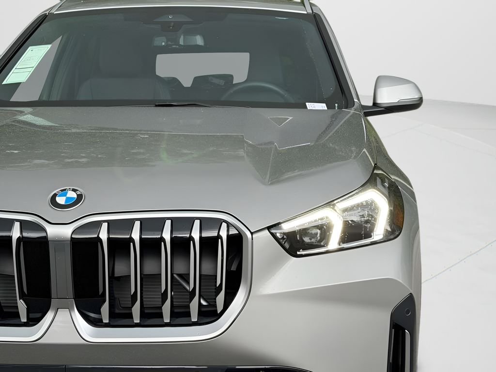 New 2026 Space Silver Metallic BMW xDrive28i image 9