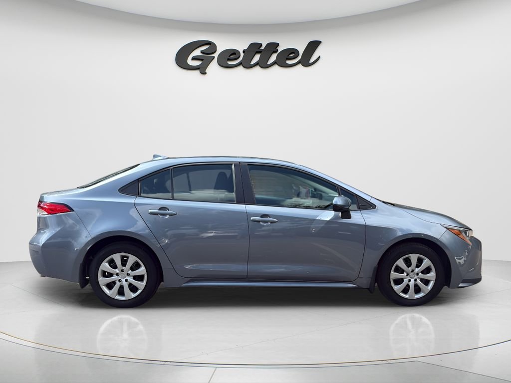 Used 2025  Toyota LE image 4
