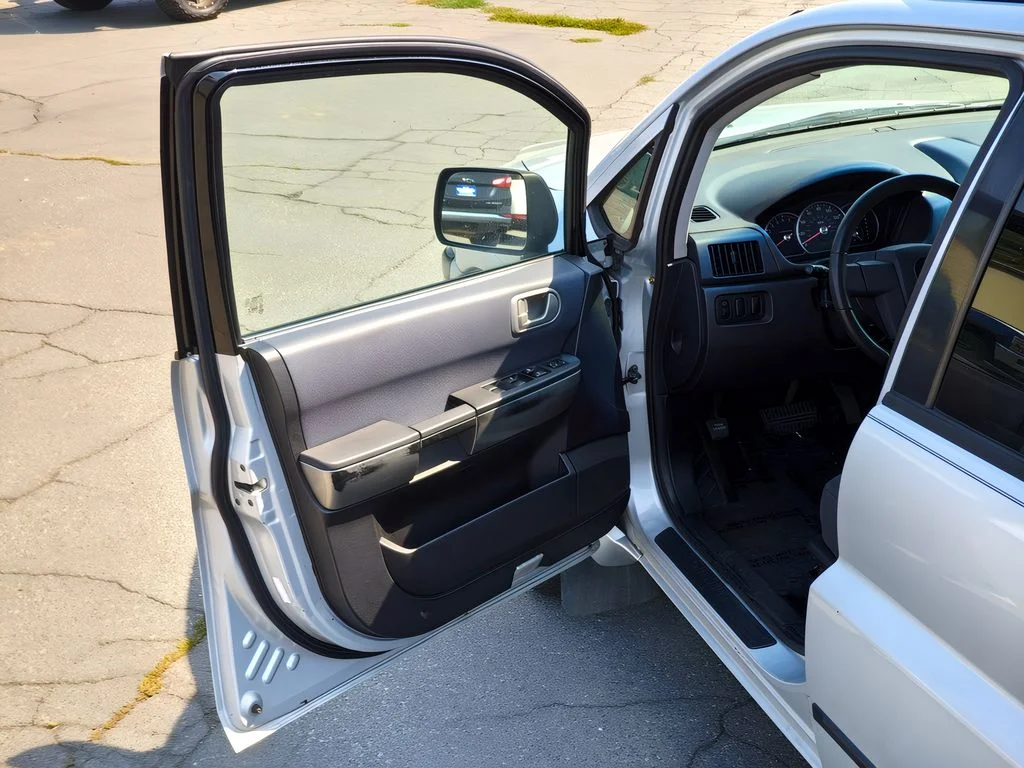 2005 Mitsubishi Endeavor LS - Photo 13