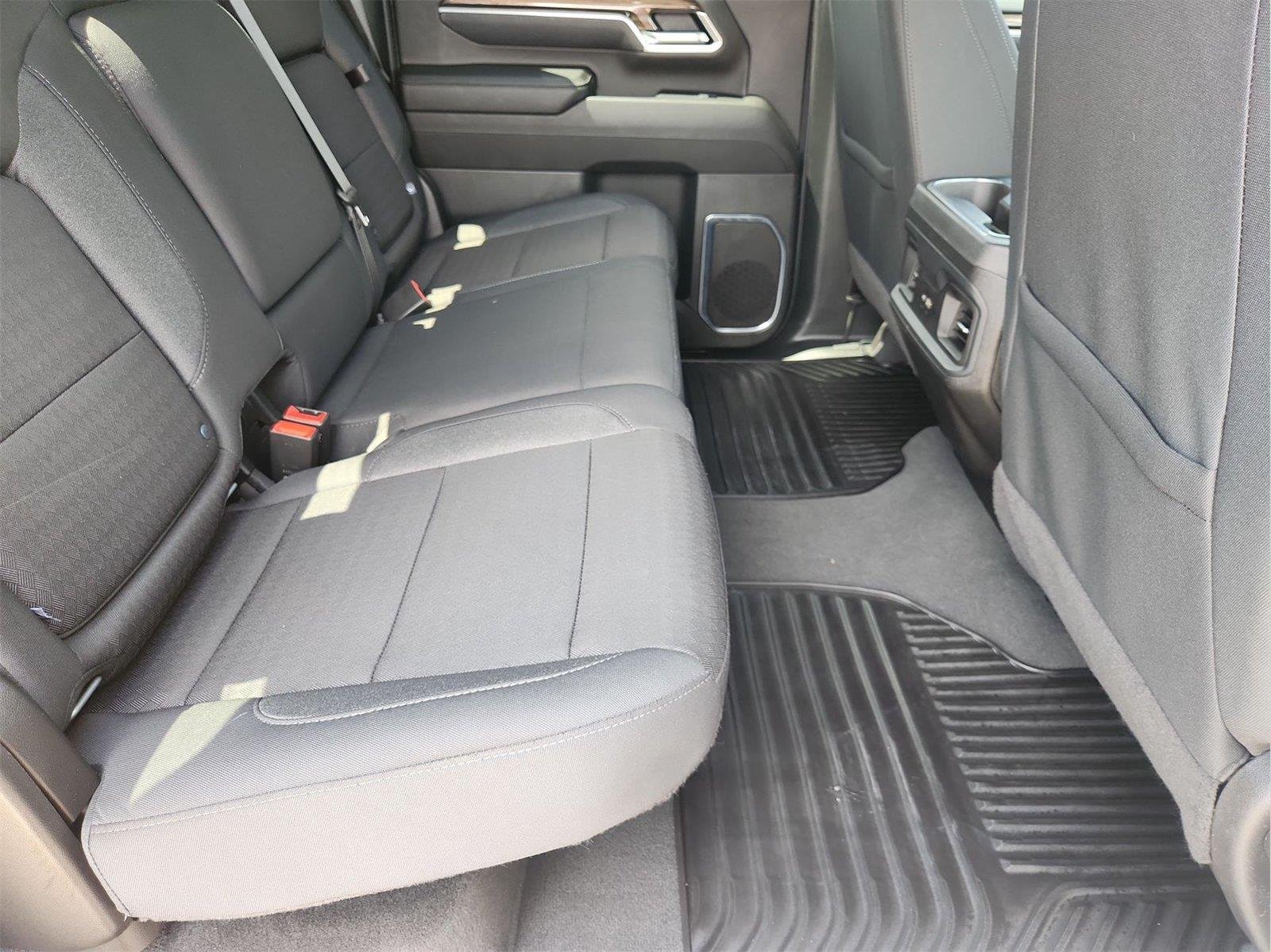 2025 Chevrolet Silverado 2500 HD photo 26 of 33