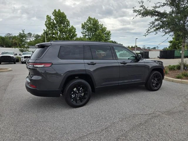 New 2026 Baltic Gray Metallic Clear-Coat Exterior Paint Jeep Altitude image 11