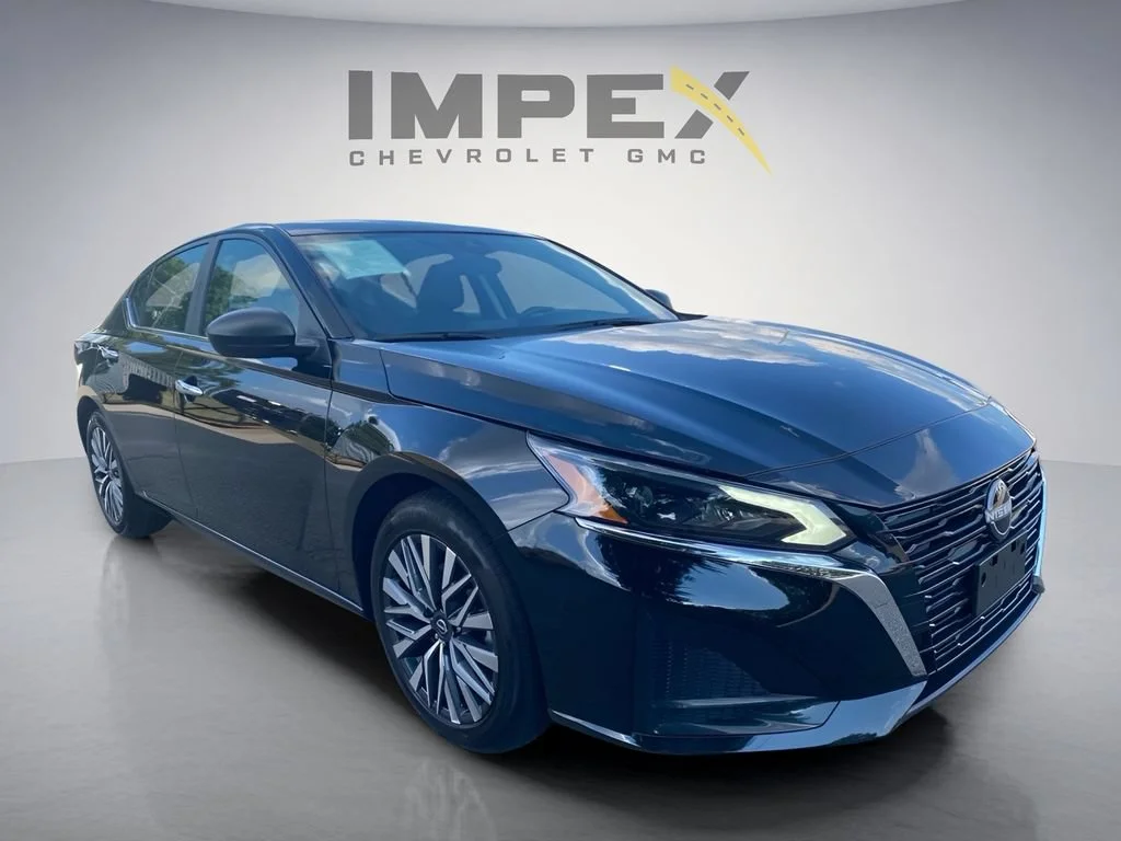 Used 2025 Black Nissan SV image 7