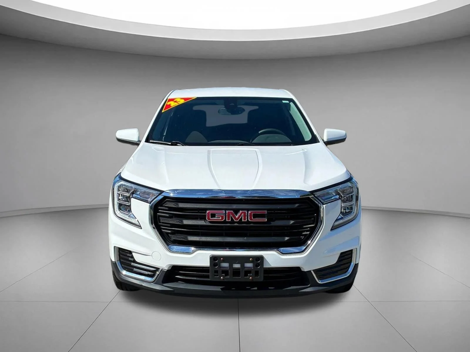 Used 2023 Summit White GMC SLE image 3