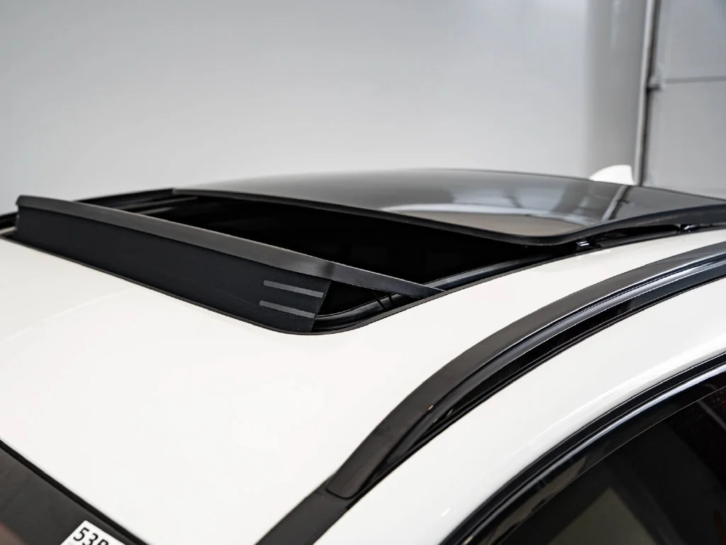 Used 2024 Alpine White BMW  image 14