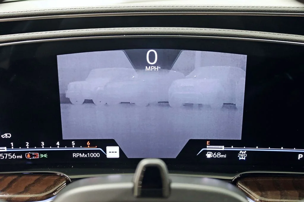 Used 2023 White Cadillac Sport Platinum image 20
