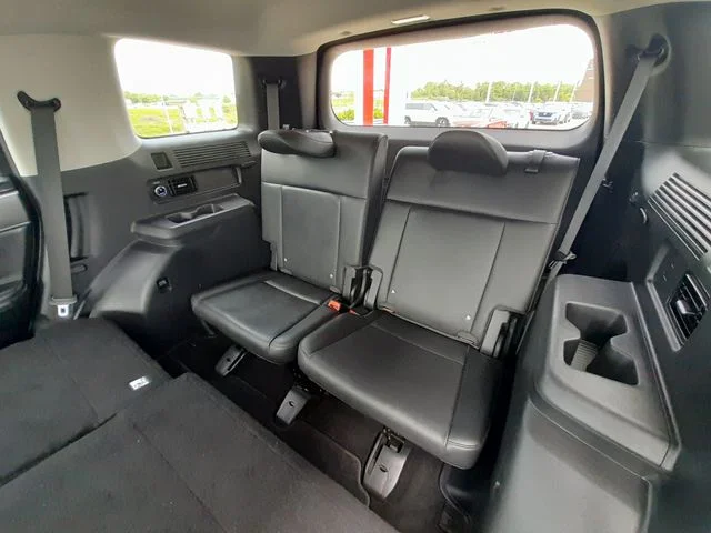 Used 2024 Green Hyundai SEL image 44