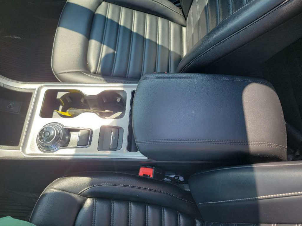 Used 2023 Black Metallic Ford SEL image 2