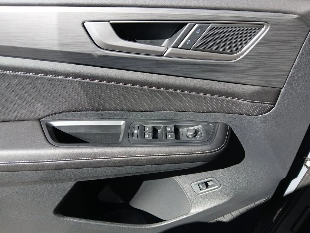 New 2026 Gray Volkswagen 2.0T SE w/Technology image 11