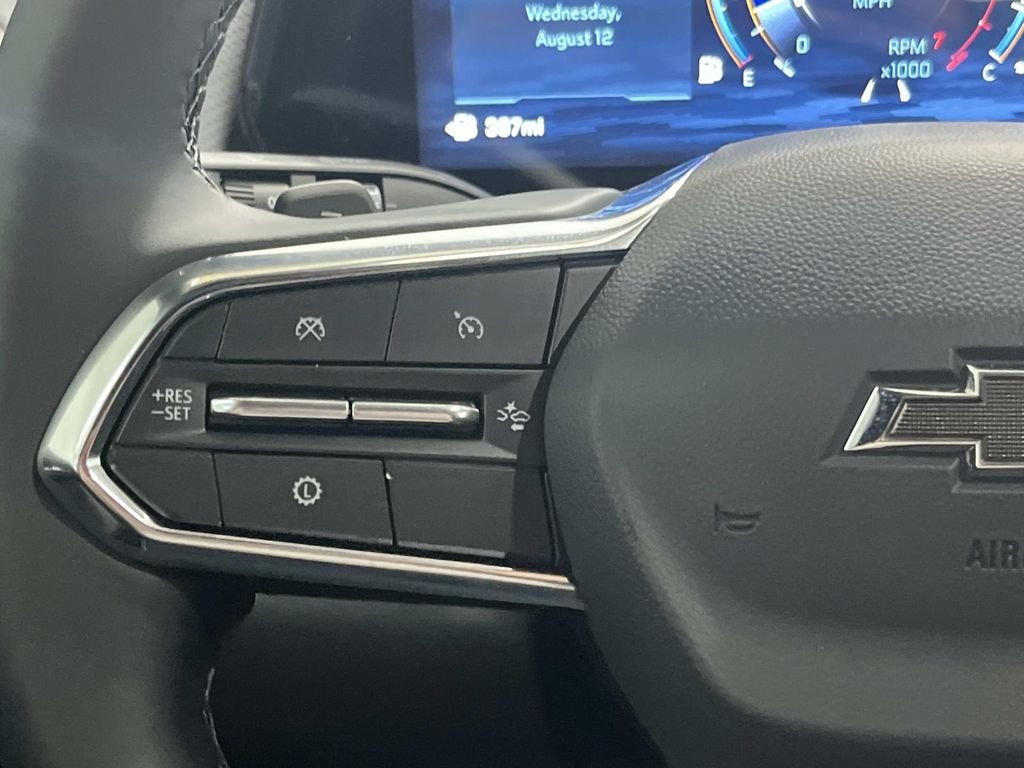 2027 Chevrolet Equinox LT - Photo 18