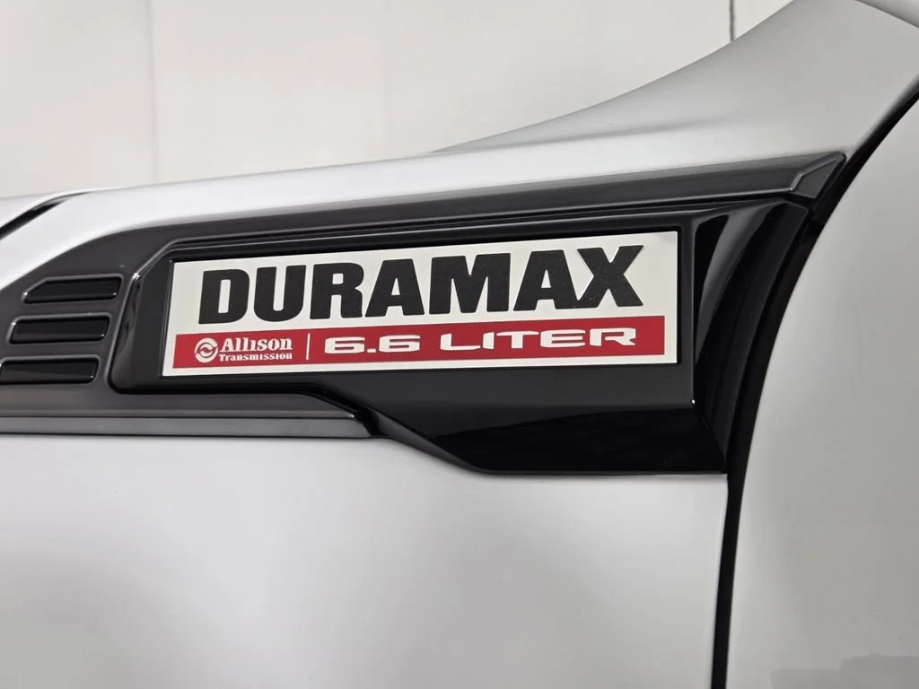 Used 2025 Summit White GMC AT4 image 11