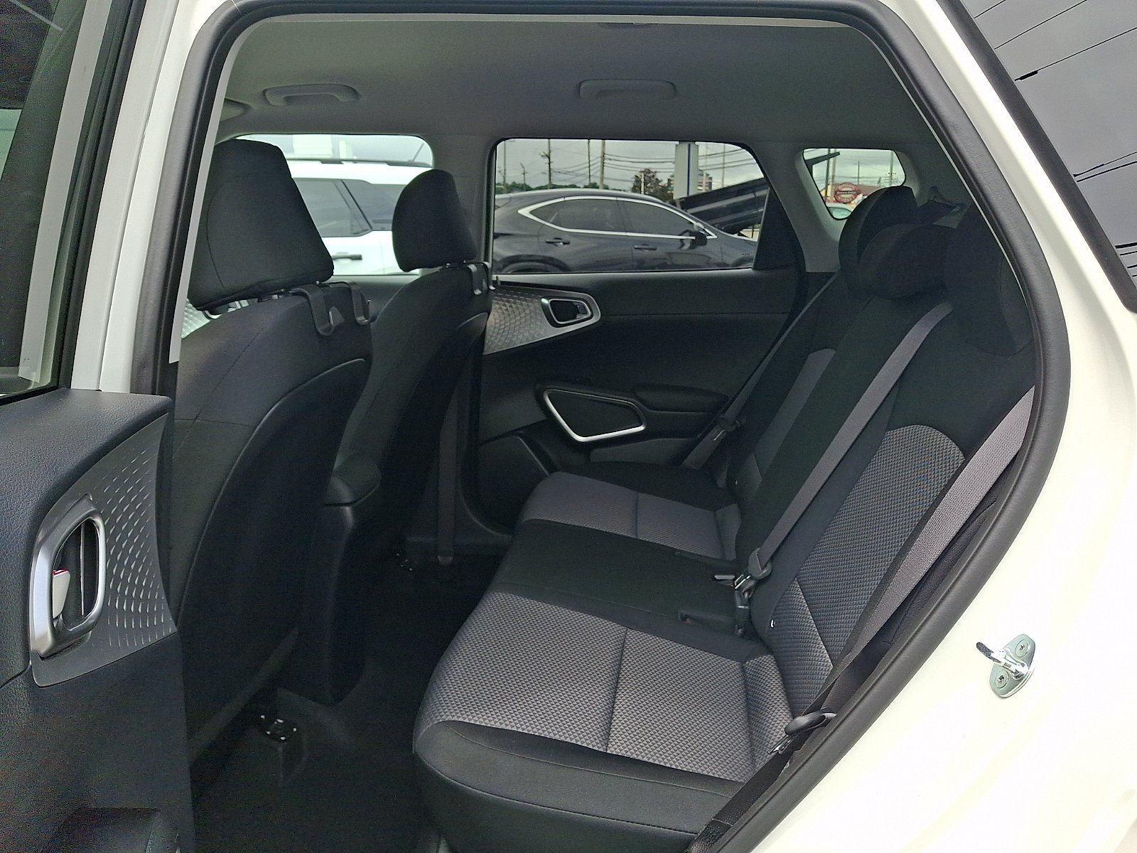 Used 2024 Snow White Pearl - SWP Kia LX image 10