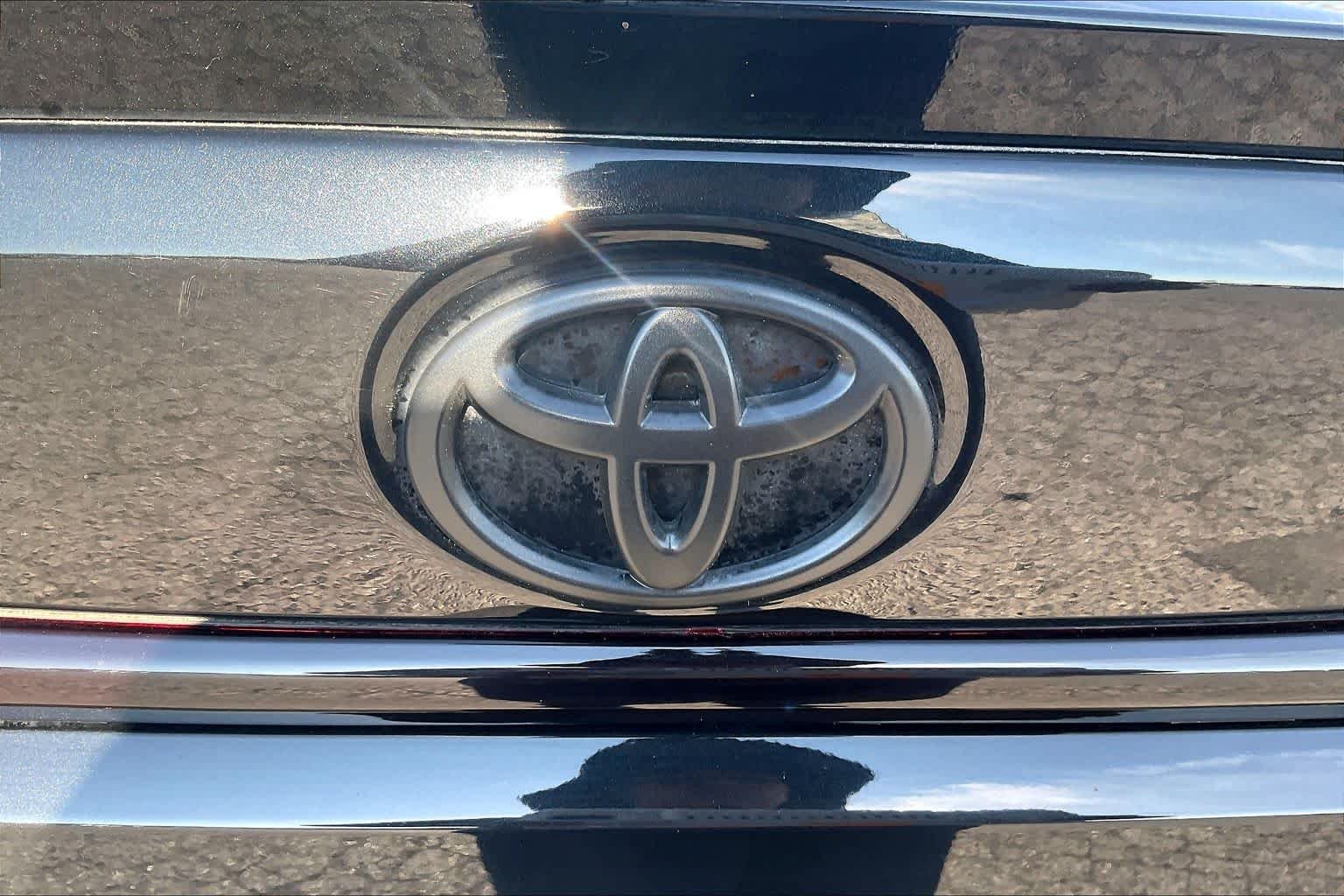 Used 2022 Black Sand Pearl Toyota SE image 30