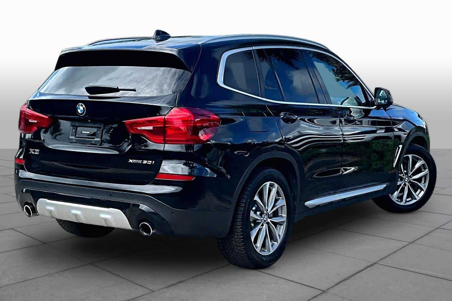 Used 2019 Jet Black BMW xDrive30i image 13