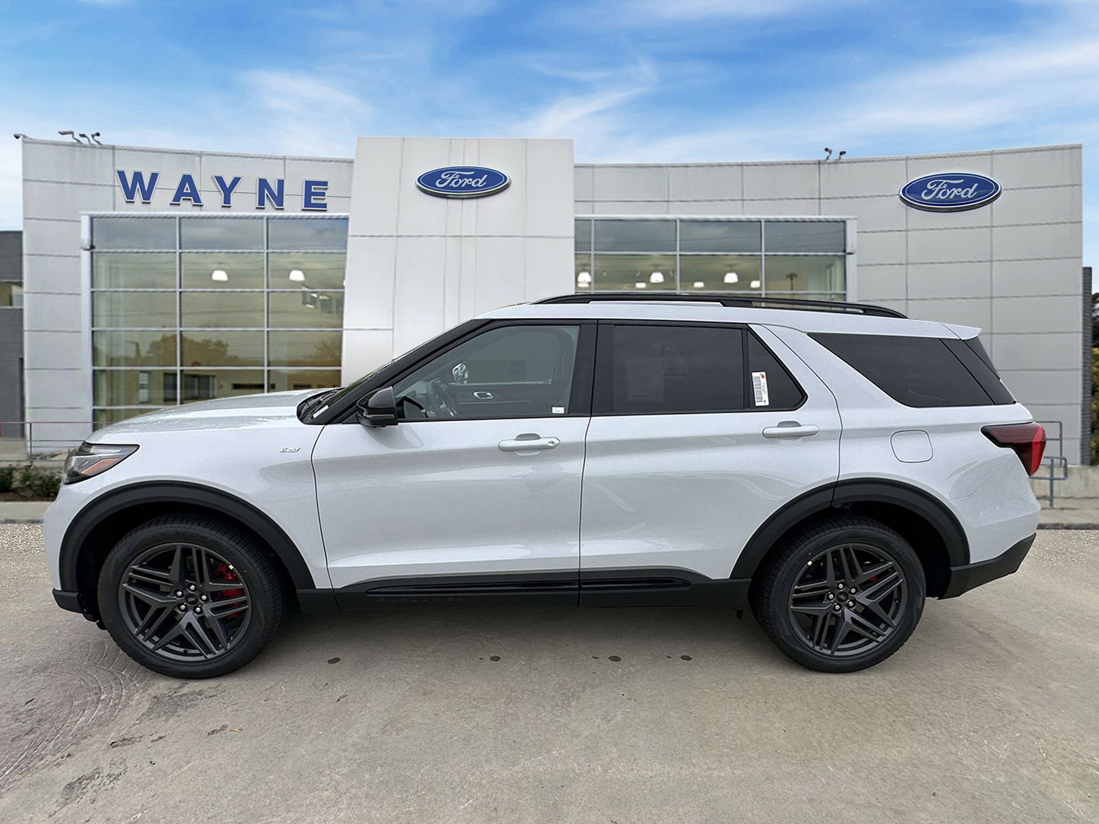 New 2026 Space White Metallic Ford ST-Line image 5