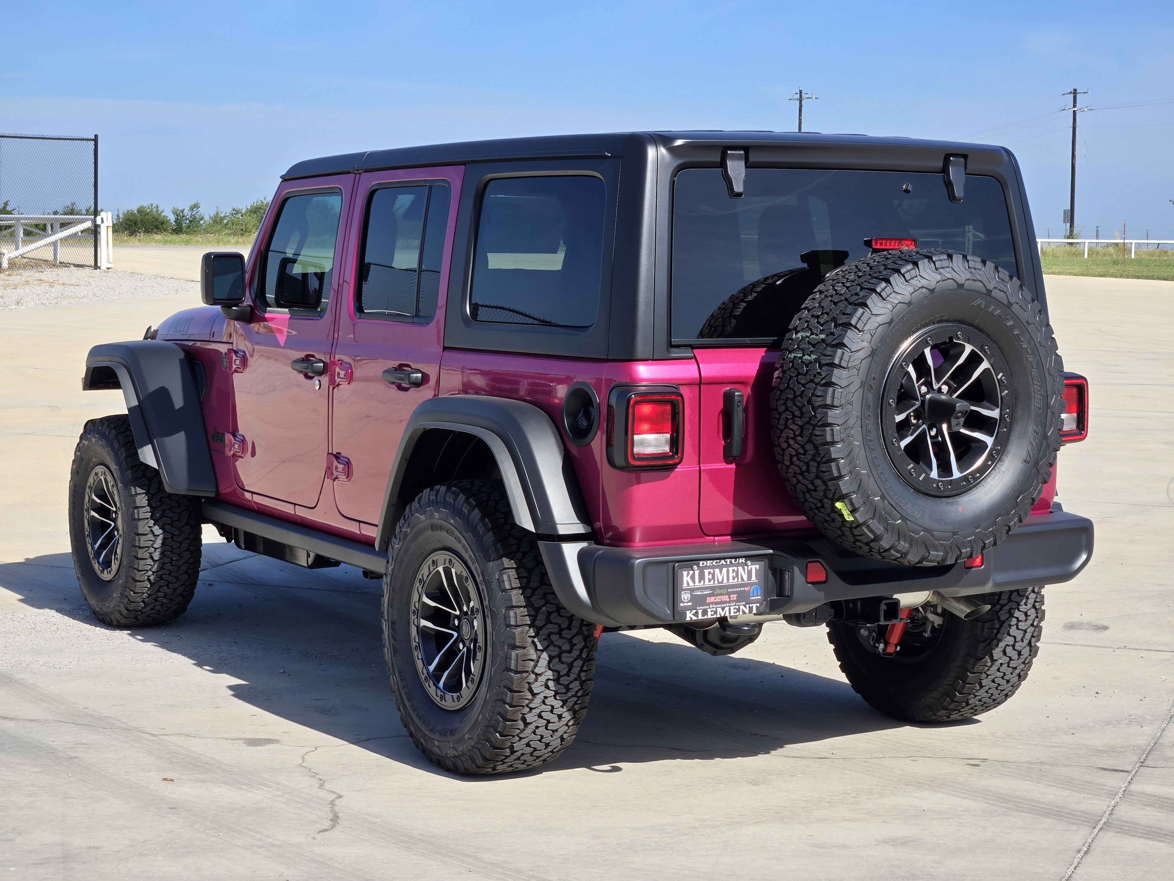New 2026 Tuscadero Pearl-Coat Exterior Paint Jeep Willys image 4